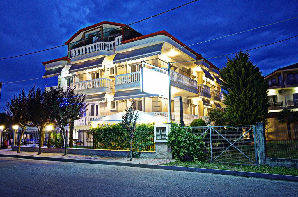 Hotel John & Eve *
